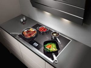 Khi nào cần thay mặt kính bếp từ Bosch