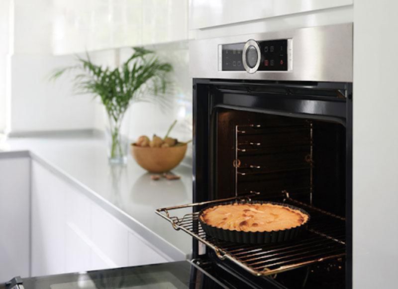 Lò nướng Bosch nên đặt trên bề mặt phẳng, cách nhiệt