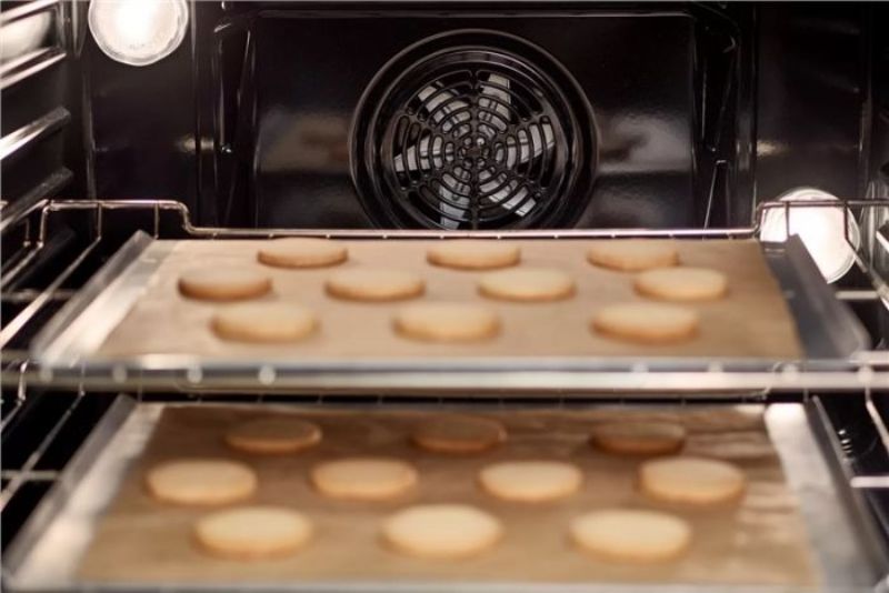 Lò nướng Bosch HBA5570S0B trang bị AutoPilot với 10 công thức tự động